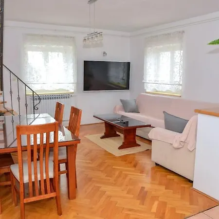 Flavija Apartman Zára